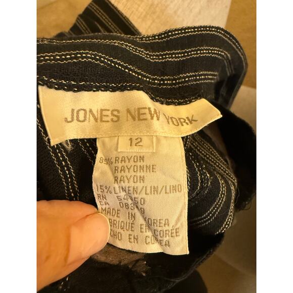 Jones New York Wide Leg Lightweight Striped Trousers. Size 12. - Picture 6 of 8